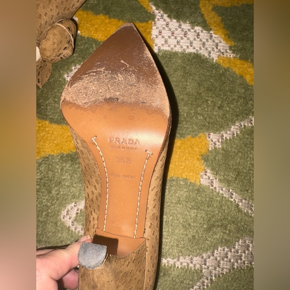 Prada Suede Heels Pumps 6.5 / 36.5 Brown Textured Bow Pointed Toe Italy - Picture 7 of 9